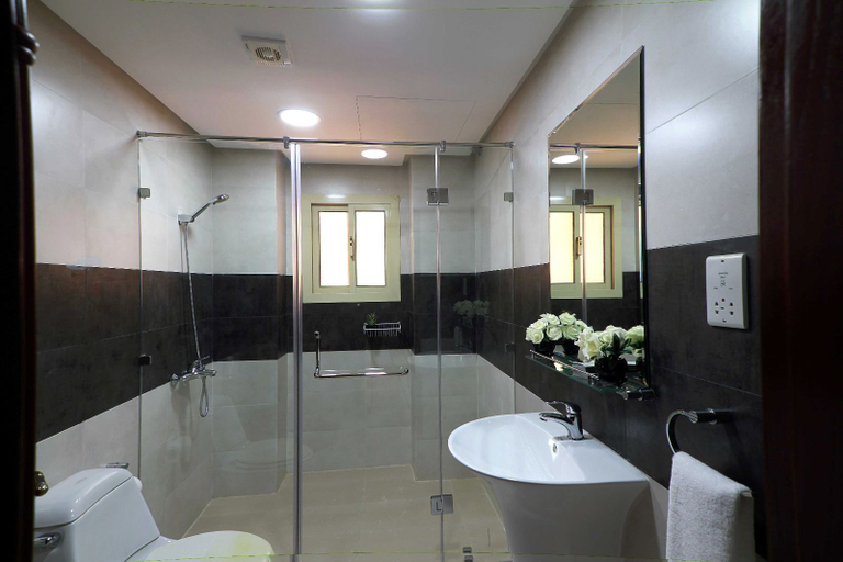 Bathroom, RURU Tower, Manama