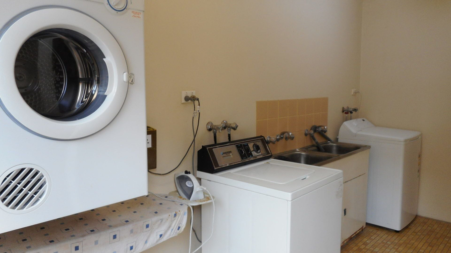 Bathroom 4, Dunbar Court Unit 4 at South West Rocks, Kempsey