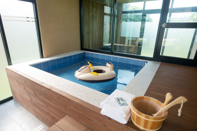Bathroom 3, Ocean View Pension No. 2, Jeju