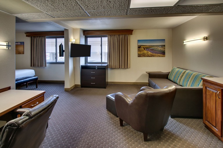 Others 5, EverSpring Inn, Burleigh