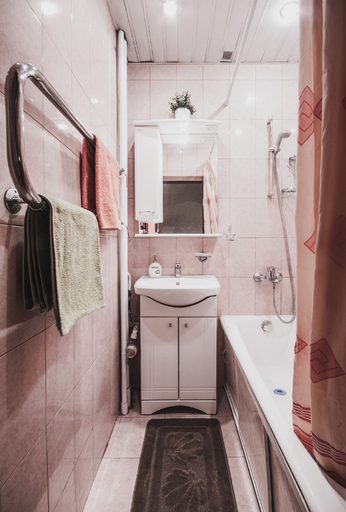 Bathroom, Lakshmi Alekseevskaya, North-Eastern