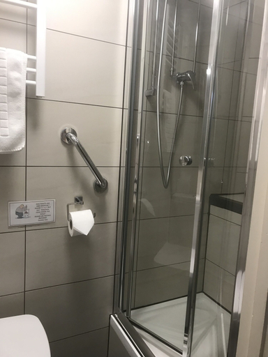 Bathroom 4, The Old Pound Inn, Somerset