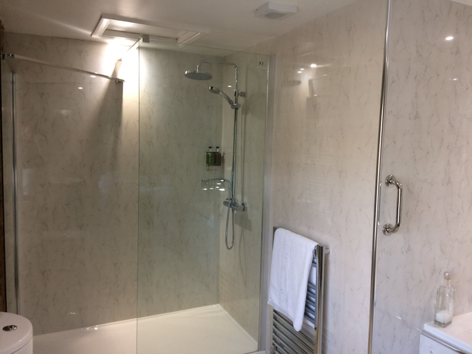 Bathroom 3, Old White Hart, Rutland