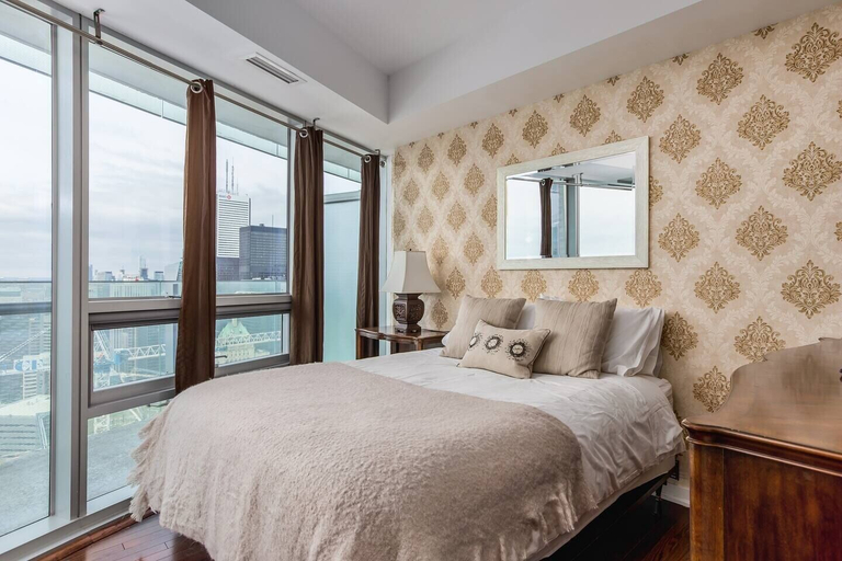 Bedroom 4, Panoramic 2 Bed CN Tower View parking, Toronto