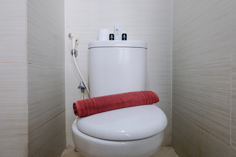 Bathroom 5, Good Choice Studio at Gateway Pasteur Apartment By Travelio, Bandung