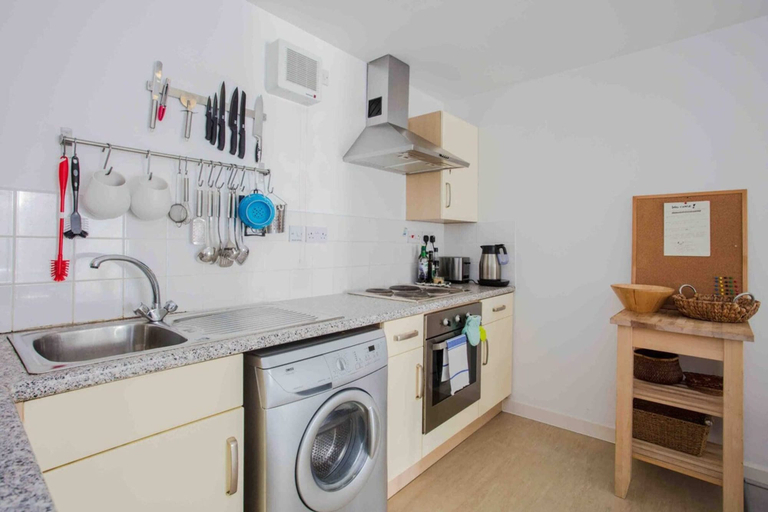 Others 3, Cosy & Comfortable 2 Bedroom in Hackney Shoreditch, London
