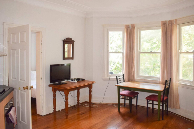 Others 3, Incredible Location One Bedroom Apartment, Sydney