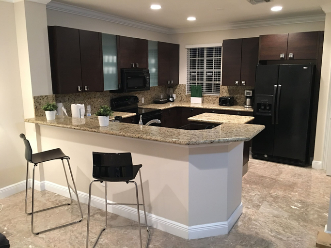 Others 5, 4BR Townhouse 320 by Ideal Experience VR, Broward