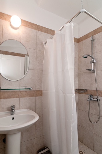 Bathroom 5, Artemis Cynthia Complex