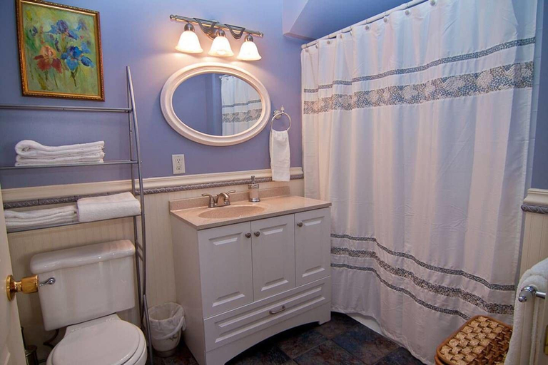 Bathroom, Lori Lanes 'juliet Cottage' ~ 2 Bedroom ~ Downtown, Jackson