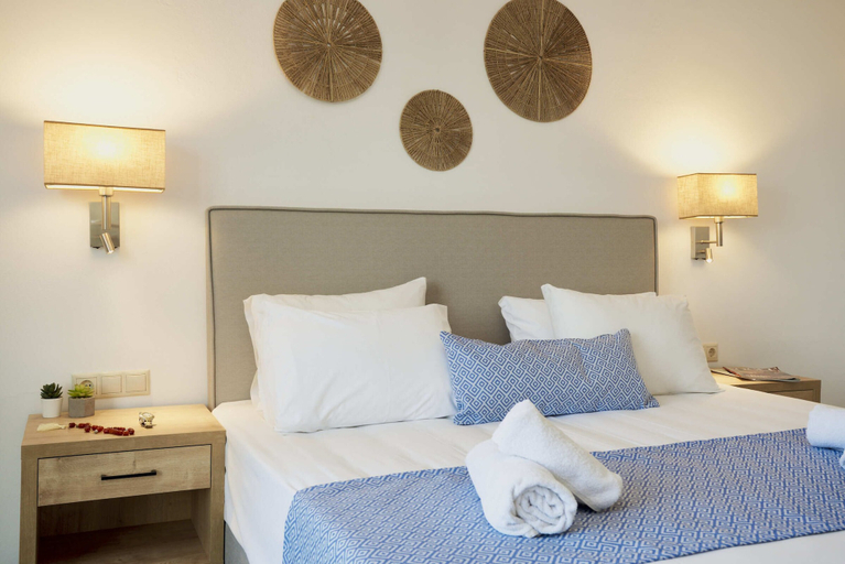 Bedroom 3, Veneto Sea View Apartments, Crete