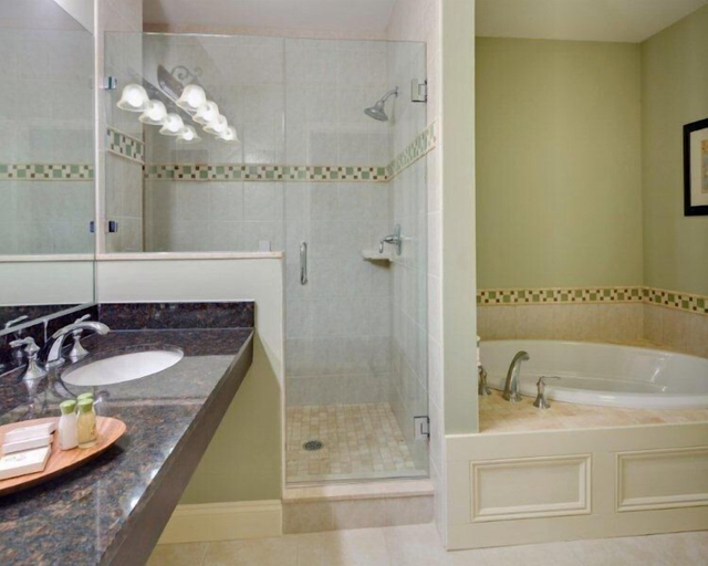 Bathroom 4, American Hotel, Monmouth