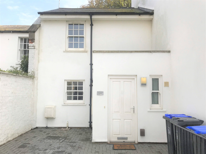 Exterior & Views 2, Seaside Cottage With Parking, West Sussex