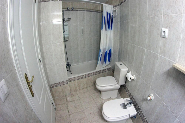Bathroom 4, El Faro 3, Málaga