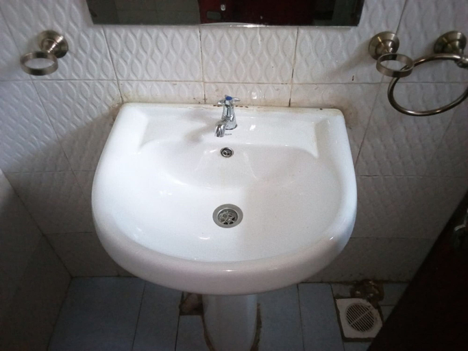 Bathroom, Nyamindi Resort, Mwea