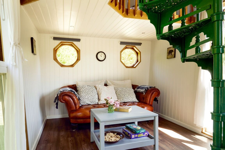 Others 5, Extraordinary Huts, East Sussex