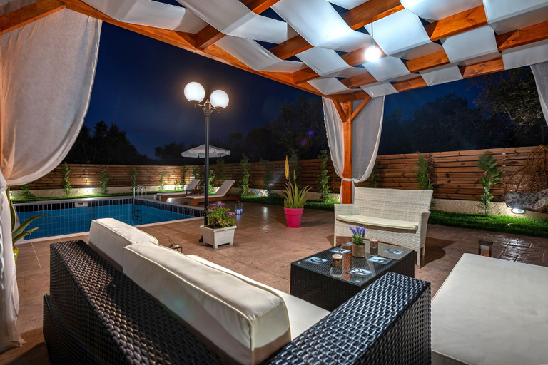 Food & Drinks, Villa Eleon, Ionian Islands