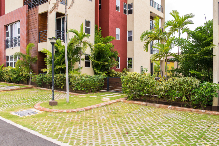 Exterior & Views 2, Kinsgton Modern Duplex Apartment with Pool