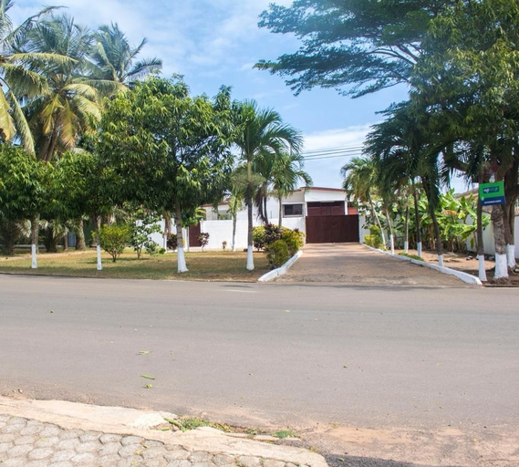 Exterior & Views 2, Sara's place, Tema