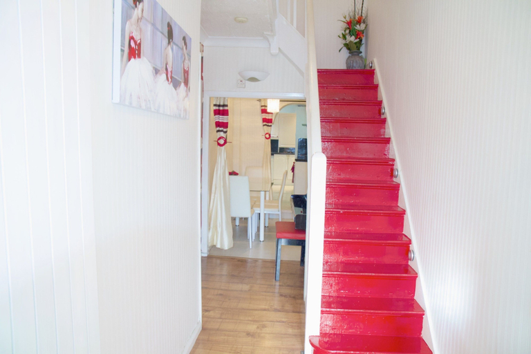 Others 5, A & L Lodgings, London