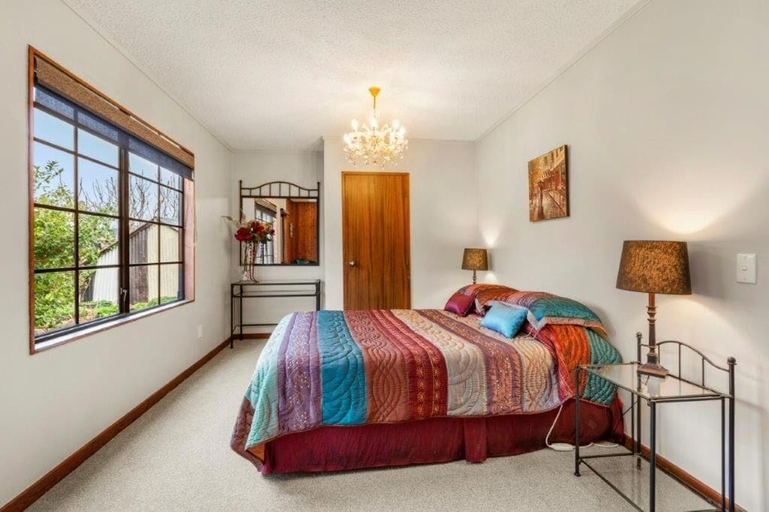 Bedroom 3, Chartre' Manor Bed & Breakfast, Thames-Coromandel