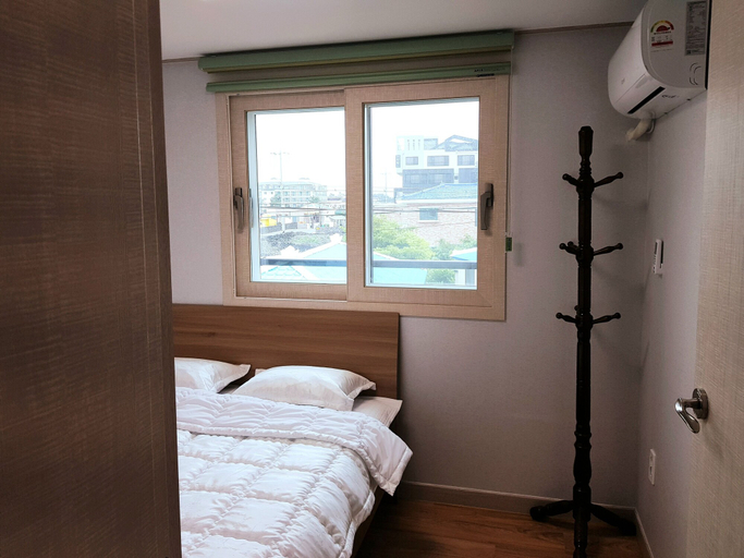 Bedroom 4, Jangsugot Pension, Jeju