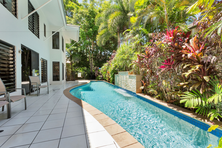Sport & Beauty, Seascape Luxury Beachfront Holiday House, Cairns
