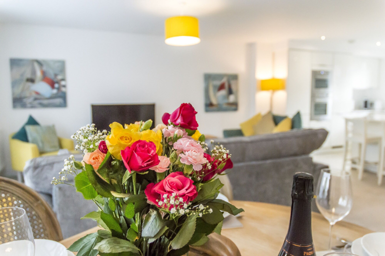 Food & Drinks 5, Milford Street - 5 Bed - Saundersfoot, Pembrokeshire