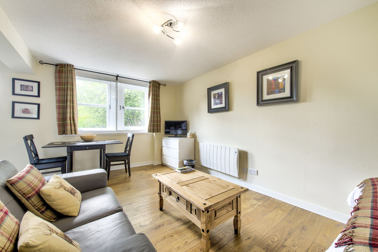 Others 4, Stunning Studio Apartment Castle View, Edinburgh