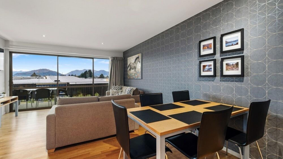 Food & Drinks, Rocky Mountain Apartment - 129-130, Queenstown-Lakes