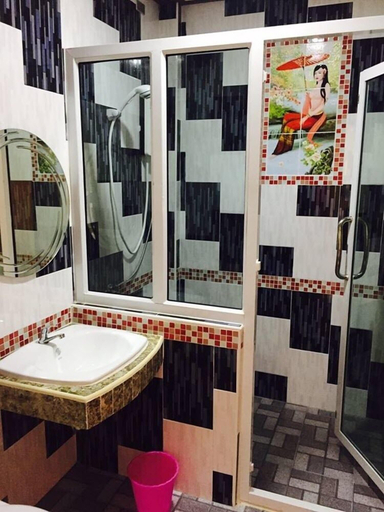 Bathroom, Nadeetawee Resort, Kabin Buri