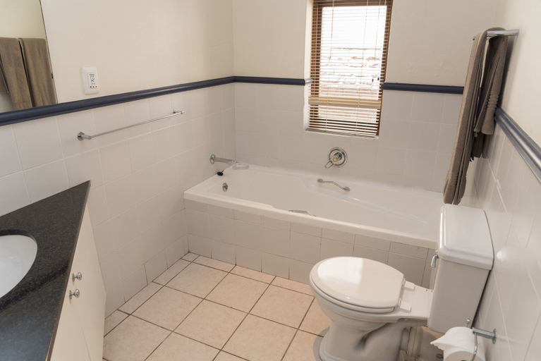 Bathroom, Villa 7, Eden