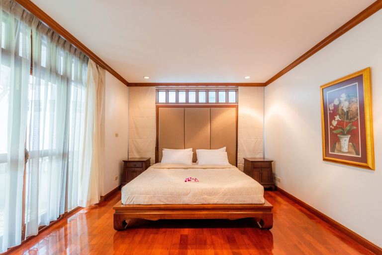 Bedroom, Royal River Park, Dusit