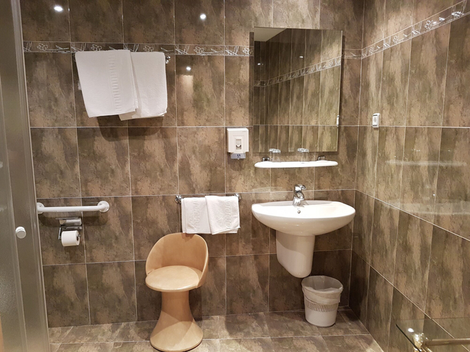 Bathroom 4, Hotel Don Pelayo, Tarragona