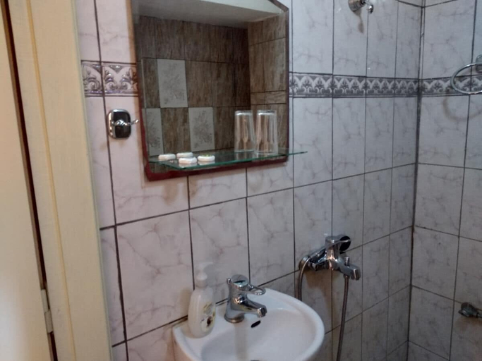Bathroom 5, Atlantis, South Aegean
