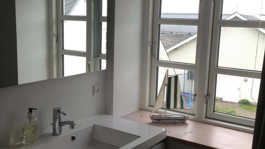 Bathroom 3, Kærskovgård ferielejligheder, Faxe