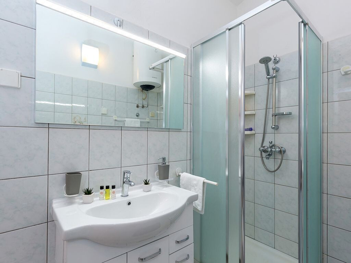 Bathroom 3, Cozy apartment Loredana in Poreč, Poreč
