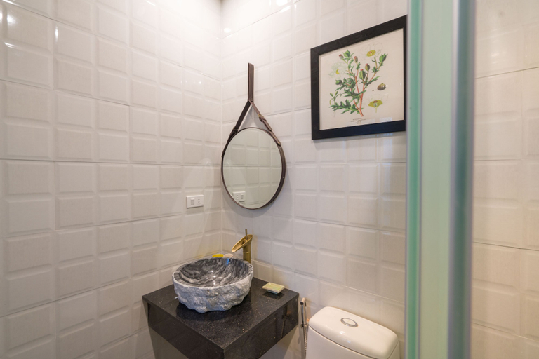 Bathroom 5, Le Printemps D' An Bang, Da Nang