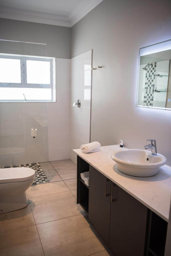 Bathroom 5, The Whale on Main B&B, Overberg