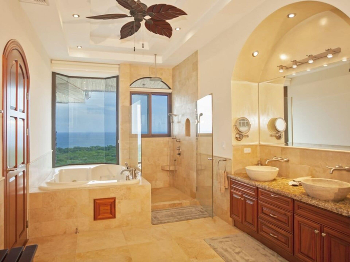 Bathroom 4, Casa de los Suenos, Carrillo