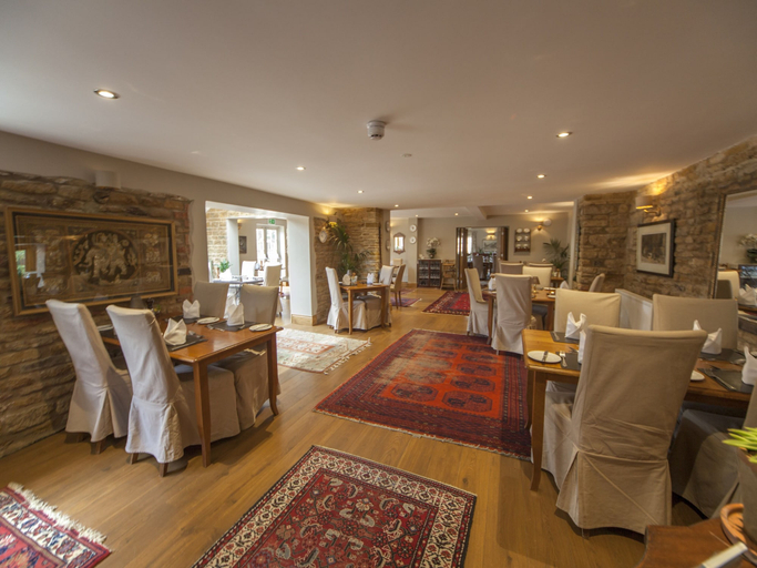 Others 5, Old White Hart, Rutland