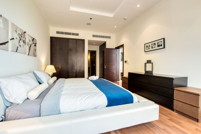 Room, R&H Emerald Tiara Palm, Dubai