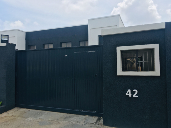 Exterior & Views 2, LuxeVilla 42, Eti-Osa