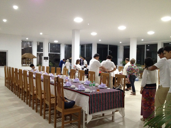 Food & Drinks 3, The Eternity Resort, Thaton