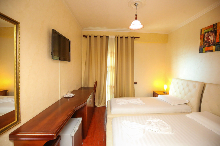 Bedroom 2, Grand Hotel Europa, Vlorës