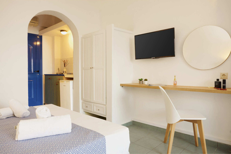 Bedroom 4, Veneto Sea View Apartments, Crete