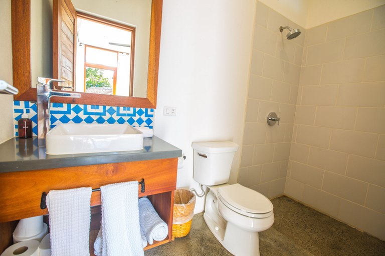 Bathroom 3, Verdad Nicaragua Beach Hotel & Retreat, Tola