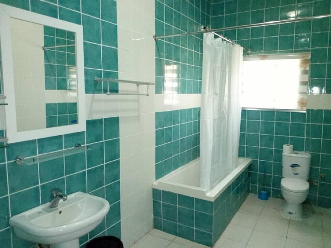 Bathroom, Channel View Hotel, Calabar