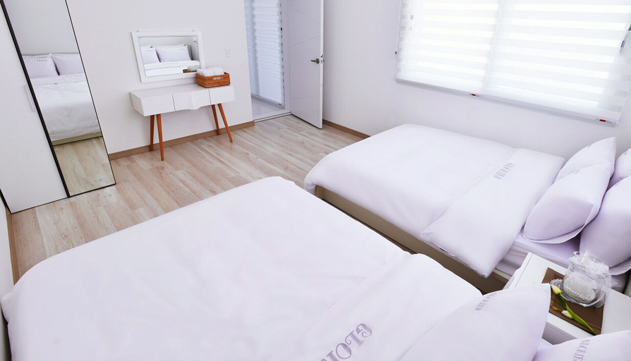 Bedroom 3, Glories Pension, Buan