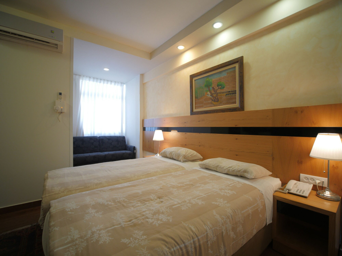 Bedroom 2, Margoa Hotel Netanya